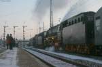 41 018 und 01 202 und die Schublok V100 1041 warten in Villingen auf die Ausfahrt 3.1.09