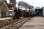 Pacific 01 202 durchfhrt am 24.5.09 mit dem NRE den Bahnhof von Fribourg.