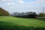 BR 01 1075 und hinten BR 212 084-8, am 01.05.2010 mit ihrem Sonderzug von Bebra nach Kassel, zwischen Bebra und Altmorschen.