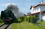 01 066 der Bayernbahn zieht am 14.6.09 einen Sonderzug durch den ehemaligen Bahnhof Drrenzimmern nach Gunzenhausen.