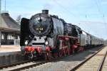 01 118 der Historischen Eisenbahn Franfurt machte sich am 14.04.2013 mit einem Sonderzug von Frankfurt Sd nach Gieen ber Bad Nauheim auf den Weg.