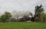 012 066-7 fuhr am 11.05.2013 mit einem Sonderzug von Minden nach Emden-Auenhafen, hier bei Eisinghausen.