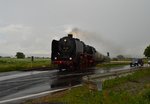 Mit einem Sonderzug aus Rheingoldwagen kommt die 01 118 gerade aus Bingen in Richtung Worms gefahren hier ist sie an einem BÜ in der Nähe von Gensingen abgelichtet worden.