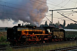 Am frühen Morgen des 15.9.2016 steht die glänzende Schnellzugsdampflokomotive im Bahnhof Neutietendorf.