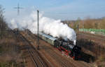 Am 30.03.19 bespannte 03 2155 einen Sonderzug von Erfurt nach Berlin. Hier passiert der Zug Holzweißig Richtung Bitterfeld. In Bitterfeld wurde die Fahrt zwecks Wasser nehmen unterbrochen.