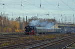 03 2155-4 der WFL Wedler & Franz Logistik GmbH & Co.KG war für den Thüringer Eisenbahnverein aus Weimar von Erfurt zum Striezelmarkt nach Dresden unterwegs in Leipzig Schönefeld