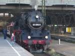 DR 03 2204-0 wartet mit ihrem Sonderzug nach Cottbus auf die Ausfahrt aus dem Leipziger Hbf; 28.03.2008