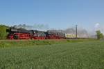 Eine zweite Aufnahme des Sonderzuges nach Franzensbad entstand am Morgen des 17.05.2012 in Hhe Lhmigen, vor Gnitz.