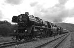 Die Ausfahrt des von 03 1010 und 03 2155-4 gezogenen Sonderzuges aus dem Bahnhof Bad Blankenburg, auf Grund der Lichtverhltnisse in s/w, 19.05.2012.