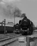 03 2155-4 + 52 8154-8 im alten Bw Weimar.
Am 19 Mai 2012 gab es in Weimar ein Bw Fest und eine Sonderfahrt mit 03 2155 + 03 1010 nach Saalfeld.
52 8154 war fr Pendelfahrten zum Hbf. Weimar zustndig.