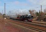 Am Nachmittag des 12.04.2013 verlt 03 2155-4 mit dem Wagenpark des Eisenbahnmuseumms Leipzig (inkl.des Eisenacher Am201) Leipzig-Wiederitzsch mit Fahrtziel Weimar.