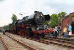 Die 03 2155-4 der WFL zu Gast beim 10. Berliner Eisenbahnfest im Bw Berlin Schneweide am 31.08.2013. 

Hersteller: BLW Hennigsdorf 
Baujahr: 1934 
Seriennummer: 14475 
V max: 130 km/h