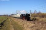 03 1010-2 mit dem Sonderzug  Nostalgische Rheingold-Dampf-Schnellzugfahrt nach Berlin  von Hamburg Hbf bis ins Technikmuseum Berlin, bei der Durchfahrt in Brandenburg(Havel).