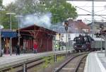 Sonderzug mit der 03 1010 fährt in den Bahnhof Pasewalk ein.