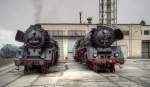 03 2204-0 und 03 1010 in den frühen Morgenstunden während der Meininger Dampfloktage am 6.9.2009. Scan vom APS-Film, aufgenommen mit der Minolta Vectis S-1.

Two steam locomotives class 03 were exhibited during steam days in Meiningen (GER/2009). Shot was taken with analog Minolta Vectis S-1.