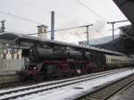 DB Museum 03 1010-2 mit dem RE 16270  Rodelblitz  nach Meiningen, am 25.01.2015 in Erfurt Hbf.