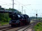 Die 03 1010-2 fährt in den Lüneburger Bf ein und macht sich bereit zum Ankoppeln der Wagons.