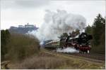 In der Steigung nahe Eisenach, konnten wir am 13.04.2013, die 03 2155 mit dem Sonderzug von Weimar nach Meiningen ablichten.