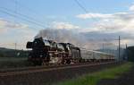 03 2155 war am Morgen des 05.09.15 von Berlin aus mit einem Sonderzug nach Meiningen unterwegs. Hier passiert sie auf dem Weg Richtung Halle(S) Burgkemnitz. 