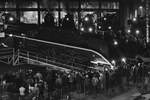 Die Dampflokomotive 18 201 während der Nachtfotoparade im Eisenbahnmuseum Dresden.