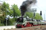 BR 18 201 am 17.6.2018 ist in Solingen HBF abfahrbereit nach Köln    