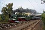 18 201 ist am 03.Oktober 2009 mit einem Sonderzug der Berliner Eisenbahnfreunde in Richtung Leipzig unterwegs.