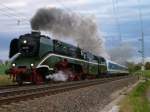 18 201 ist mit dem Alx am 14.10.12 auf dem Weg nach Regensburg, hier in Limbach/V.