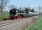 Anlässlich der Hofer-Plauener Dampftage fuhr 18 201 am 22.04.2016 durch Obermylau(Vogtl.).