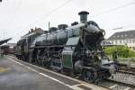 Im Bf Nördlingen setzt S3/6 3673 zurück an den Museumszug des Bayerischen Eisenbahnmuseums, den sie ins Bw zu ziehen wird. Am 29.05.2014 sollte eigentlich 3673 ihre Abschiedsfahrt mit diesem Zug vor ihrer Abstellung wegen Fristenablaufs bestreiten. Doch wegen eines Radsatzschadens war sie leider nicht streckentauglich. Zuglok war an diesem Tag 41 1150-6.

Hersteller: J.A. Maffei, München
Fabriknr.: 4536
Abnahmedatum: 01.08.1918
Erst-Bw: München Hbf
Umbeheimatungen: Augsburg, Ingolstadt, Lindau, Neu-Ulm, Ulm, Winterthur
Heimat-Bw. z.Z.d. Aufnahme: BEM Nördlingen
Eigentümer z.z.d. Aufnahme: Bayerisches Eisenbahnmuseum Nördlingen
ursprüngl. Fahrzeugnr.: 3673
UIC-Nr.: 90 80 0018 478-2 D-BYB
Betreibernr. z.Z.d. Aufnahme: 3673
Umnummerierungen: 18 478
z-Stellung: 13.04.1959
Ausmusterung: 14.07.1960
Radsatzfolge: 2'C1'h4v
Vmax (km/h): 120
Leistung (Psi): 1.770
Dienstmasse mit Tender (t): 135
Dienstmasse ohne Tender (t): 90
max. Radsatzfahrmasse (t): 17
LüP (mm): 23.230