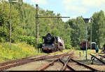 Die vor zwei Jahren beim Heizhausfest entgleiste 23 1019 des Lausitzer Dampflok Club e.V. steht anlässlich des 28. Heizhausfests im nichtöffentlichen Bereich des Sächsischen Eisenbahnmuseum Chemnitz-Hilbersdorf (SEM).
Aufgenommen vom Ende des Ausstellungsbereichs.
[25.8.2019 | 13:17 Uhr]