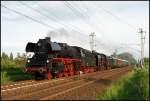 Am Abend des 29.05.2015 fand die Zuführung des Pendelzuges Bergen-Lauterbach für das Bahnhofsfest in Putbus statt. 35 1097-1 und 50 3501 haben den Stralsunder Hbf fast erreicht und passieren in Kürze den Abzweig Srg.