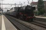 Die 023 058 fährt mit ihrem  Swiss Train bleu  am Morgen des 19. September 2021 durch Weinfelden, um im nahe gelegenen Märstetten um ihren Zug fahren zu können.

Foto: Luka Streck

Weinfelden, 19.09.2021