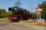 23 023 mit Personenzug in Eerbeek, am 03.09.2022.