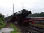 Die 23 105 der Kranichsteiner Eisenbahnmuseums in Wiesbaden HbF beim hundertjhrigen Jubelum des Bahnhofes im Jahr 2006.