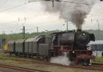 23 042 mit passenden Wagen bei der Fahrzeugeparade  175 Jahre Deutsche Eisenbahn  in Darmstadt-Kranichstein.