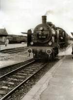 38 1182  vor Sonderzug aus Erfurt im Bahnhof Eisenach.