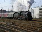 Nach kurzem Wasserauftanken ,Gleis 31 im Dortmunder Hbf., fhrt die P8 (2455) mit dem Zug der Erinnerung in Richtung Hamm Westf.(23.03.2008)