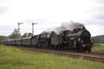 38 3199 und 01 066 mit DPE 91915 am 20.09.2008 dei der Einfahrt in Harsdorf