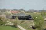 38 3199 des SEH mit einem Sonderzug zum Anlass  20 Jahre Eisenbahnclub hringen  am 19.04.09, hier bei Gailenkirchen  