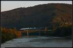 38 3156 fhrt am 27.09.09 ber die Neckarbrcke bei Neckargmnd.