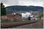 Mit rund 5 Minuten Versptung war am 5.4.2010 38 2455 mit ihrem Sonderzug 37895 von Trier nach Gerolstein unterwegs.