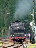 38 2267 im flotten Rckwrtsgang bei Fhrerstandsmitfahrten am 18.9.2010 in Bochum Dahlhausen.