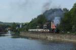 38 2267 zieht am 4.5.2012 4 Wagen des FEK bei BO-Dahlhausen fr eine 3 1/2 stndige Rundfahrt durchs Ruhrgebiet