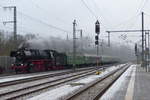 IGE Werrabahn 41 1144-9 mit dem RE 16991  Nikolaus-Express  von Eisenach nach Gera Hbf, am 01.12.2017 in Erfurt Hbf.