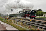 Zum Abschluss der Fotoserie vom Herbstlokfest des Lokschuppens Staßfurt zeige ich 41 1144-9 (41 144) bei der Ausfahrt aus dem Bahnhof Aschersleben auf Gleis 5.