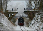 Mit Sehnsucht erwarteten die Eisenbahnfreunde und -fotografen die Dampflok 41 1144-9 (IGE  Werrabahn Eisenach ) mit dem Sonderzug  Rodelblitz  (DPE 75491 Eisenach - Arnstadt) am 28.01.2023 bei