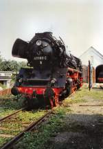 41 1185-2 vor den Lokschuppen in Erfurt-West, um 1986