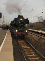 BR 41 mit Sonderzug in der Abenddmmerung in Erfurt Hbf, ehem.