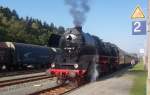 Sonderzug Elstertal-Express Gera - Cheb: Hier im Bahnhof Oelsnitz/Vogtland.