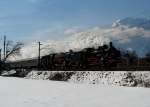 Die Br 38 1301 und eine Br 41 mit einem Sonderzug von GEG am 25.02.2009 unterwegs bei Brixlegg.